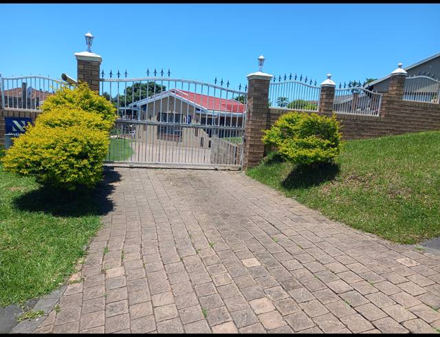 3 BEDROOM FREESTANDING FOR SALE IN BRINDHAVEN